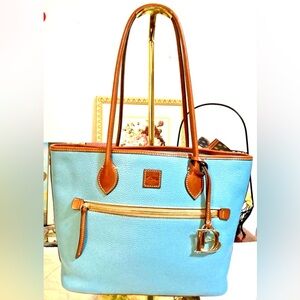 Dooney &Bourke